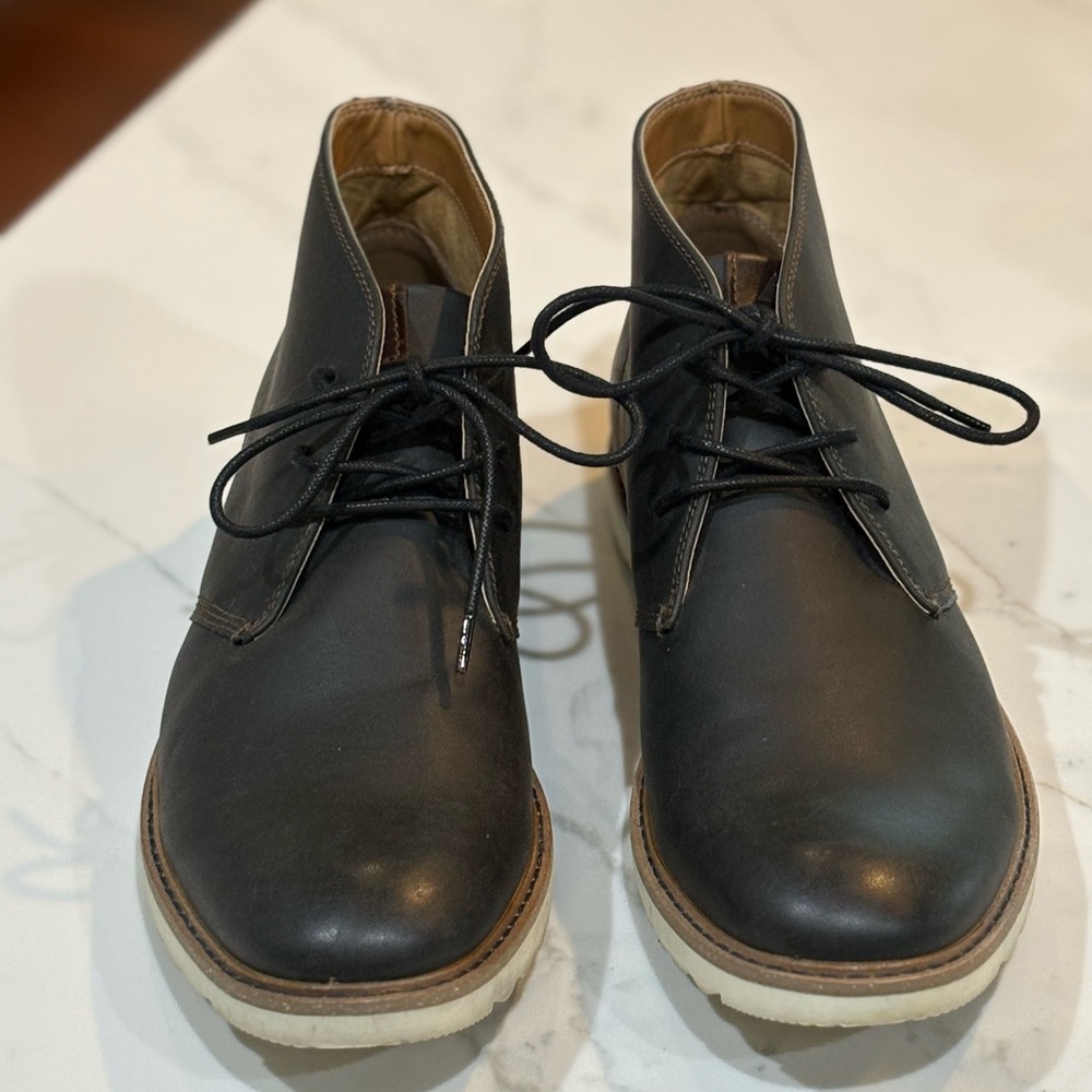 Aldo Navy & Brown Leather Chukka Boots